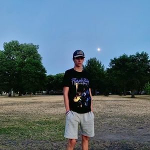 Meet your Posher, Louis